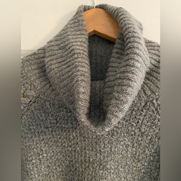 American Eagle Women’s Tunic Cowl Neck Sweater Size L - Picture 3 of 5